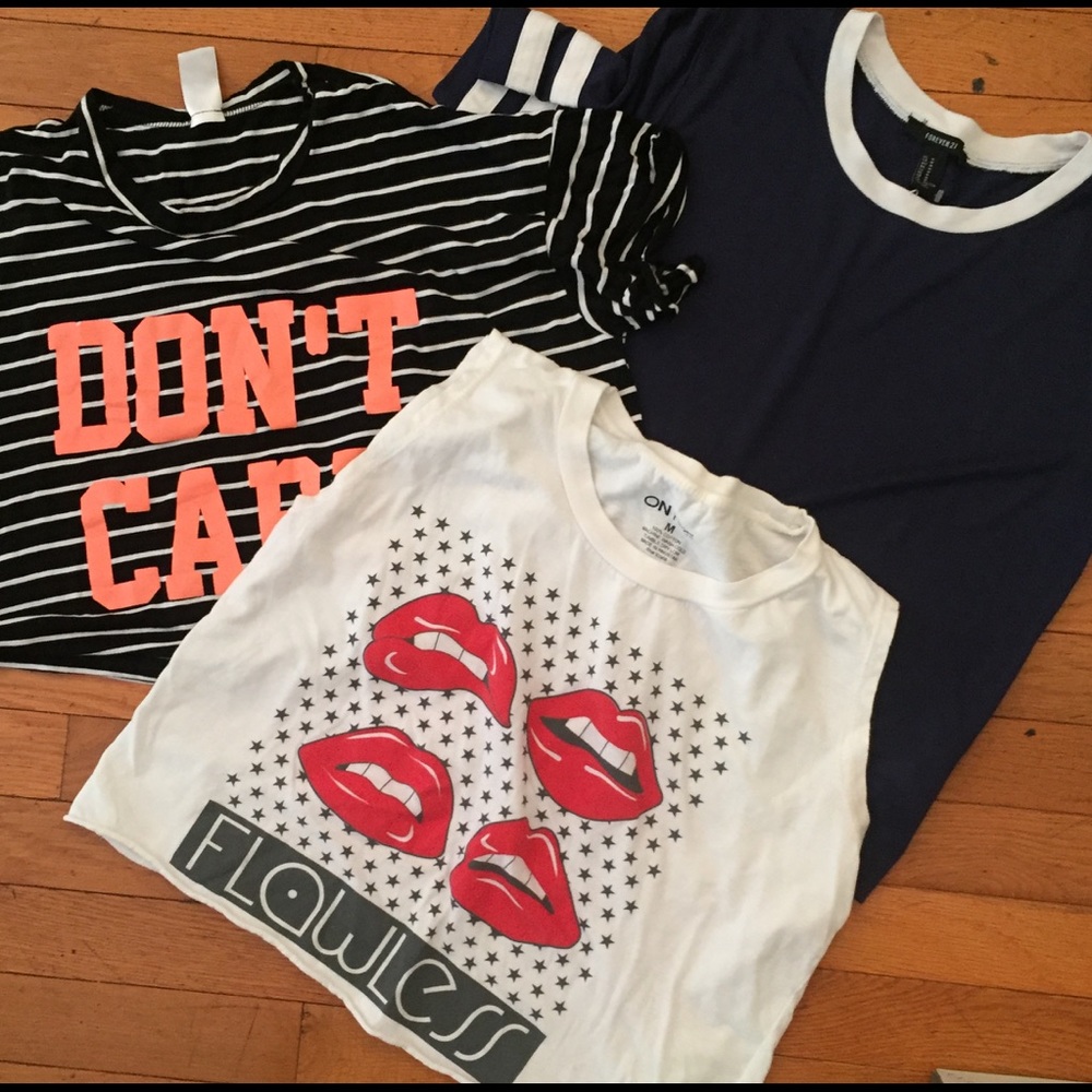 ❌SOLD❌‼️Great Finds‼️ 3 for 1 crop tops